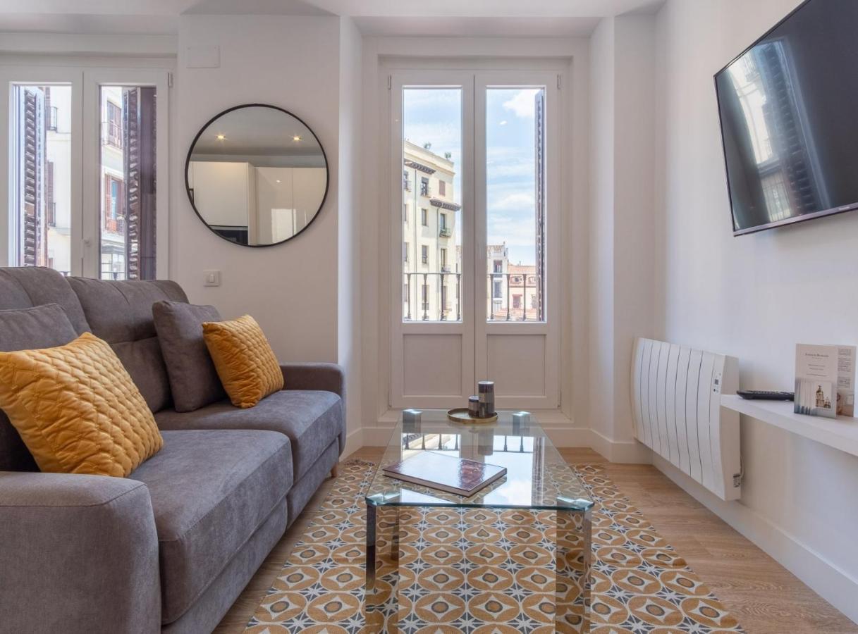 Charming Apartment For 4 Steps Away From Mercado De San Miguel , Calle Mayor IV Madrid Exterior photo