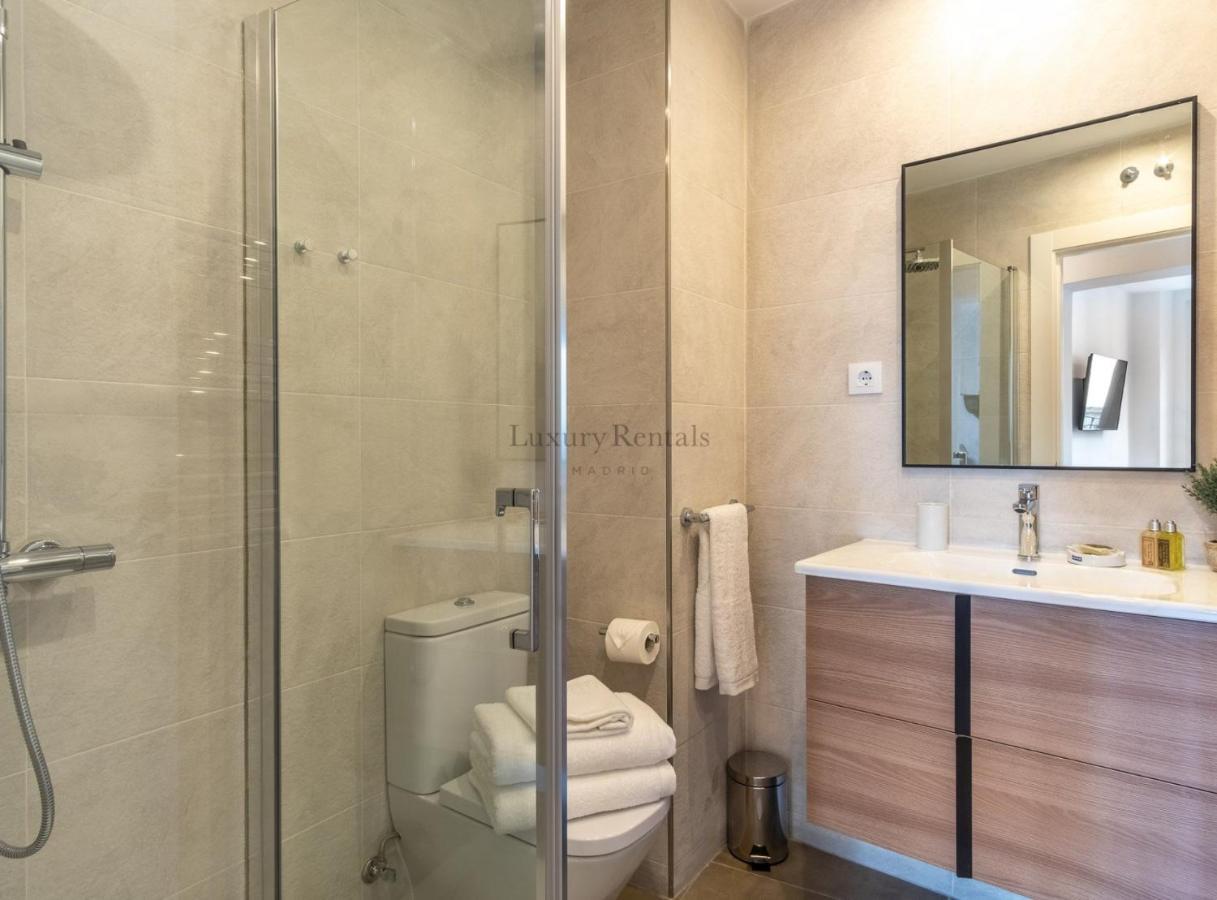 Charming Apartment For 4 Steps Away From Mercado De San Miguel , Calle Mayor IV Madrid Exterior photo